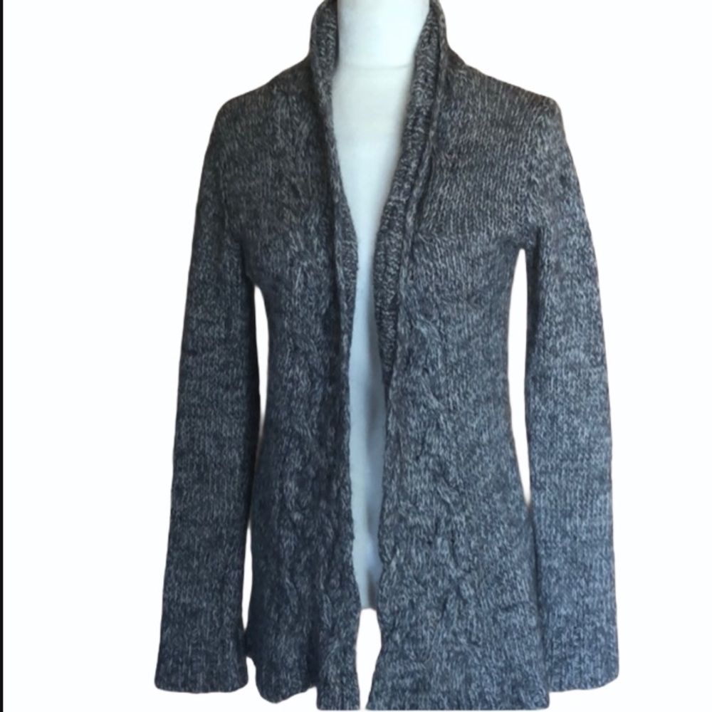 ⭐️✨2 for$15 ✨⭐️ Berreti Cardigan size small